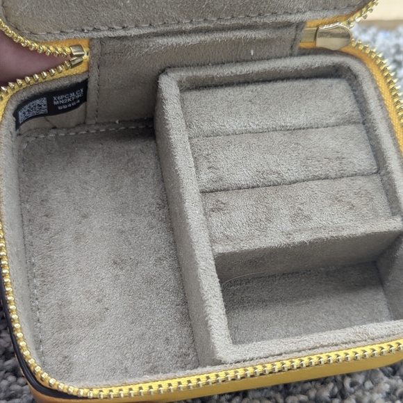 Michael Kors Yellow Leather Zip Around Travel Ring Jewelry Case - Picture 7 of 7